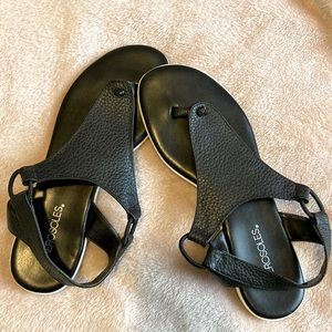 Black leather Aerosoles sandals